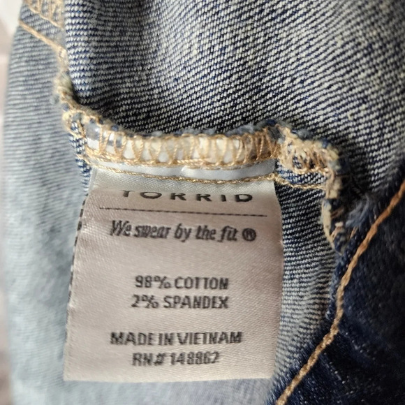 Torrid Denim Vest Button Front Flap Chest Pockets Stretch Medium Blue Size 3 - Picture 11 of 13